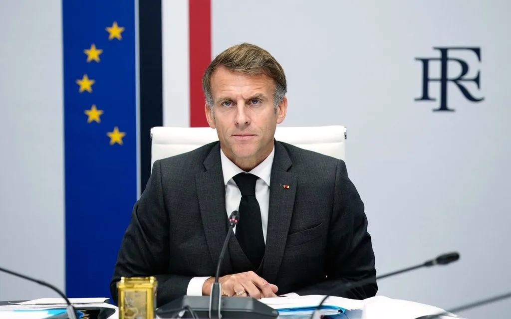 Tổng thống Pháp Emmanuel Macron dự cuộc họp Hội đồng An ninh tại Điện Elysee, Paris, ngày 22/10/2026. (Ảnh: Teresa Suarez/AP)