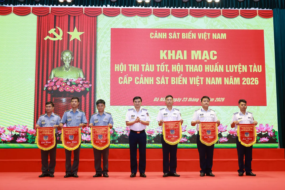 Khai mạc Hội thi tàu tốt, Hội thao huấn luyện tàu cấp Cảnh sát biển Việt Nam năm 2026 khu vực II - Ảnh 4.