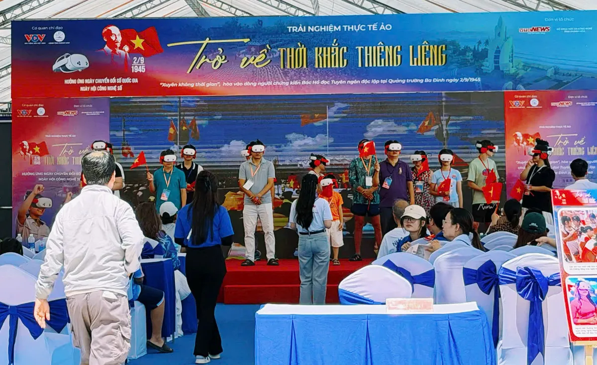 Khánh Hòa đưa công nghệ số đến gần du khách - Ảnh 4.