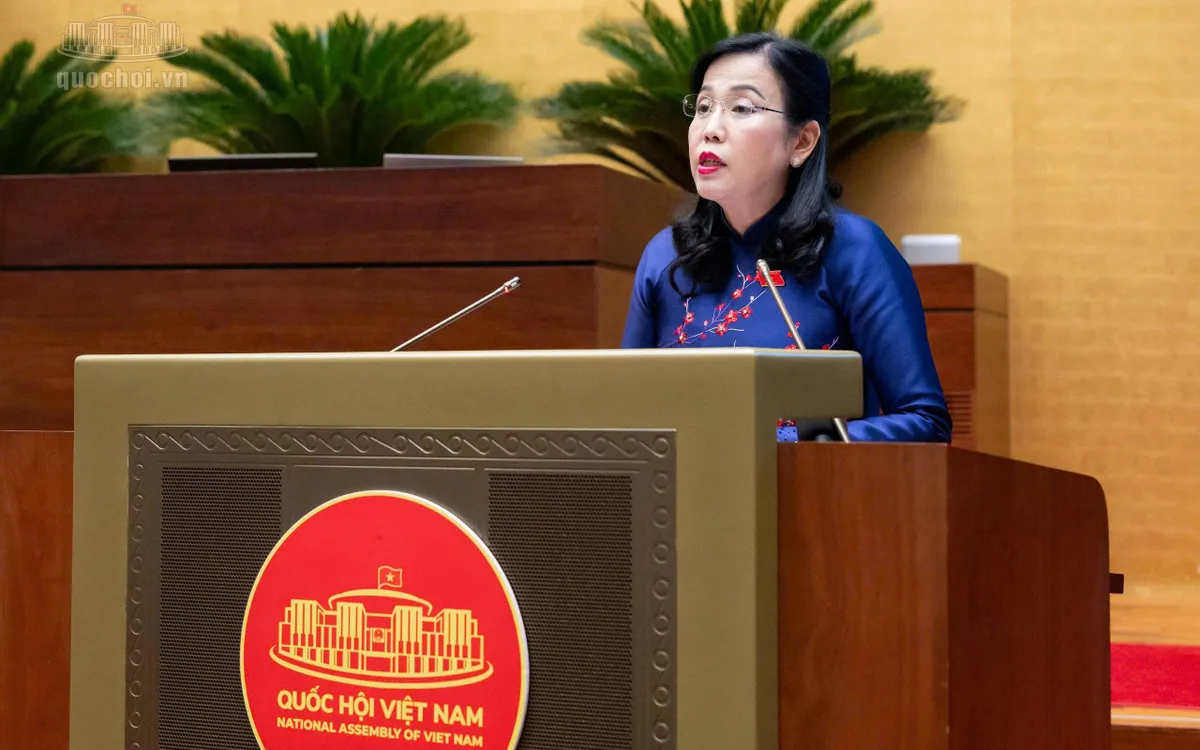 Chủ nhiệm Ủy ban Khoa học, Công nghệ và Môi trường Nguyễn Thanh Hải trình bày báo cáo tóm tắt thẩm tra về dự án Luật An toàn thực phẩm (sửa đổi). Ảnh: QH