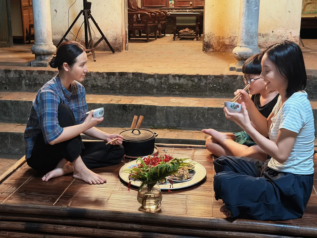 Sau hơn 15 năm trong nghề, Huyền Lizzie kh&ocirc;ng c&ograve;n muốn đ&oacute;ng m&igrave;nh trong những vai sang chảnh - Ảnh 7.