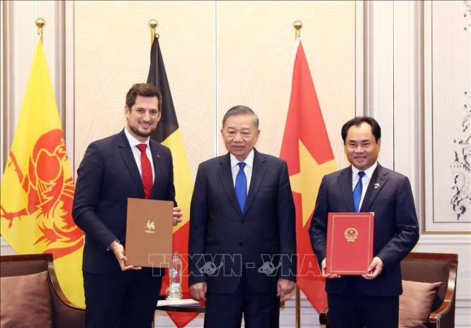 Tổng Bí thư, Chủ tịch nước Tô Lâm tiếp Bộ trưởng - Thủ hiến vùng Wallonie- Ảnh 3.