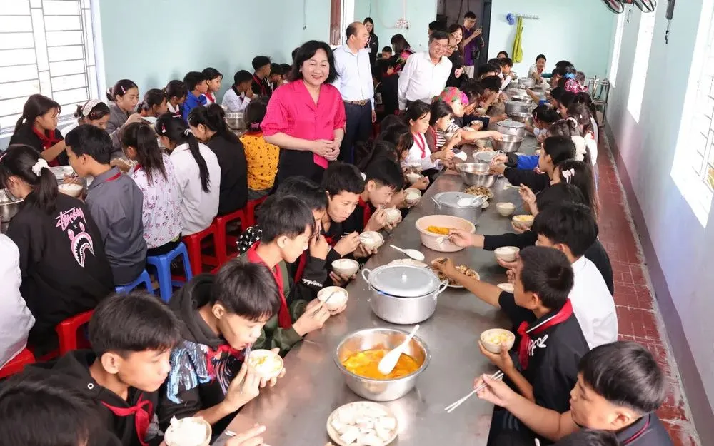 Bổ sung chính sách ăn trưa đối với học sinh tiểu học và trung học cơ sở vùng đồng bào dân tộc thiểu số và miền núi. Ảnh minh họa: VGP

