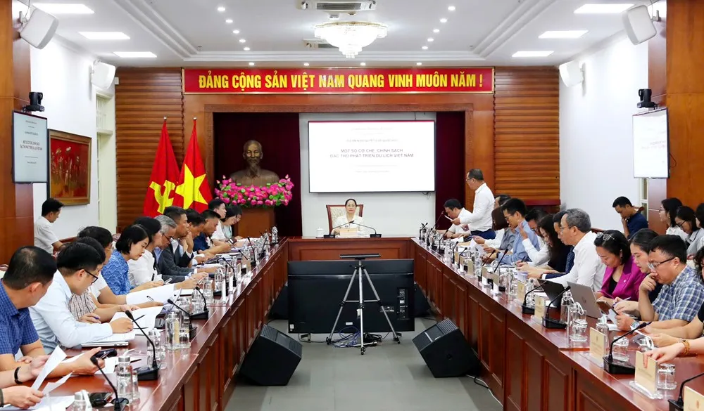 Tháo gỡ điểm nghẽn, khơi thông nguồn lực và tạo động lực mới cho ngành du lịch phát triển- Ảnh 5.