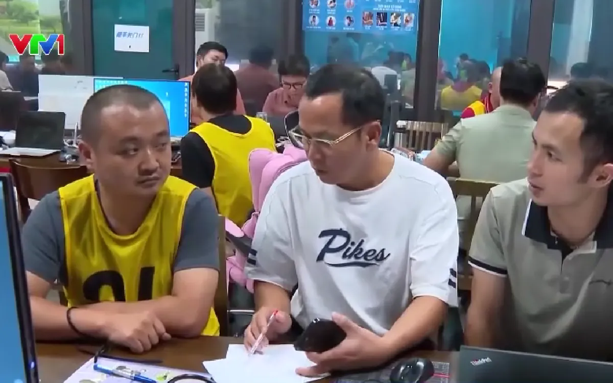 Bắt giữ hàng trăm đối tượng lập ổ nhóm lừa đảo xuyên quốc gia tại Thanh Hóa- Ảnh 2.