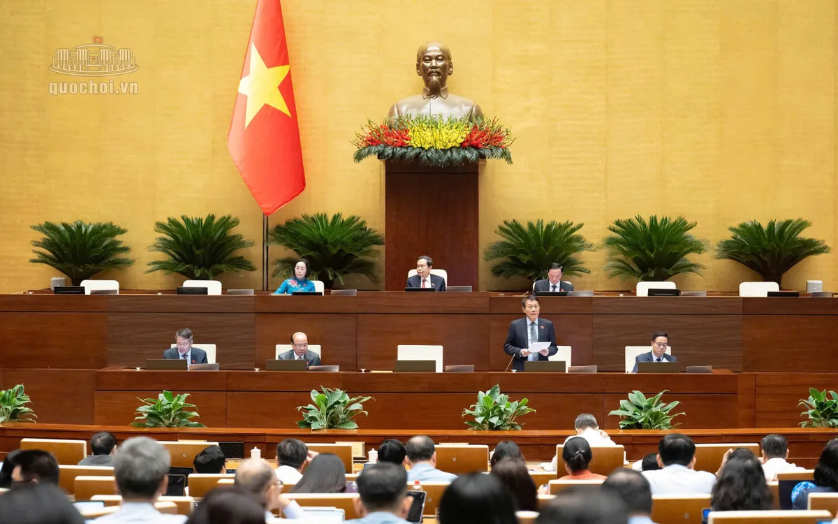 Bộ trưởng Bộ Công an, Đại tướng Lương Tam Quang giải trình, làm rõ một số ý kiến của đại biểu Quốc hội. Ảnh: Cổng TTĐT Quốc hội Việt Nam