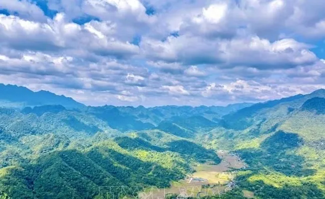 Đồng b&agrave;o v&ugrave;ng cao khai th&aacute;c gi&aacute; trị văn h&oacute;a độc đ&aacute;o để x&oacute;a ngh&egrave;o  - Ảnh 1.