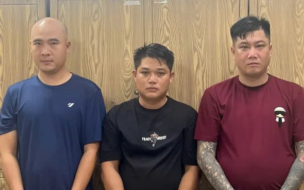 Cơ quan Cảnh sát điều tra Công an TP tạm giữ hình sự 3 đối tượng Phùng Văn Huy, Nguyễn Hữu Lợi và Đinh Ngọc Quý. Nguồn: Bộ Công an