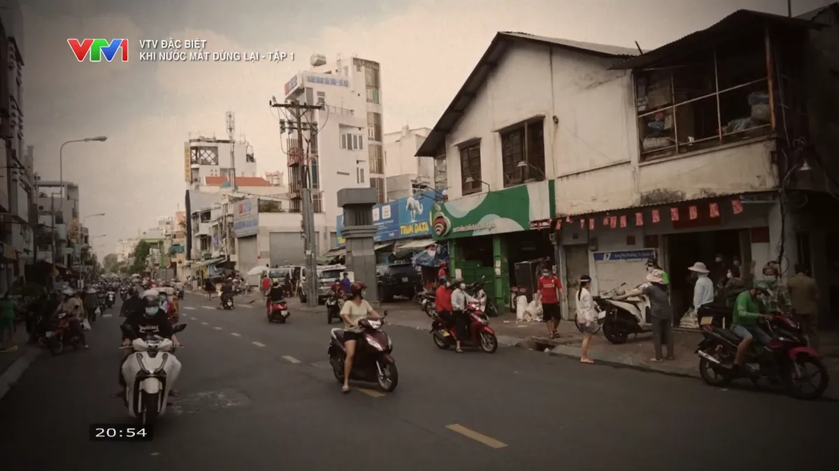 VTV Đặc biệt "Khi nước mắt dừng lại": Những ngày tháng chưa từng có trong lịch sử- Ảnh 15.