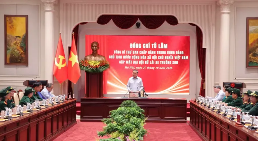 Tổng B&iacute; thư, Chủ tịch nước T&ocirc; L&acirc;m gặp mặt Đại đội nữ l&aacute;i xe Trường Sơn - Ảnh 3.