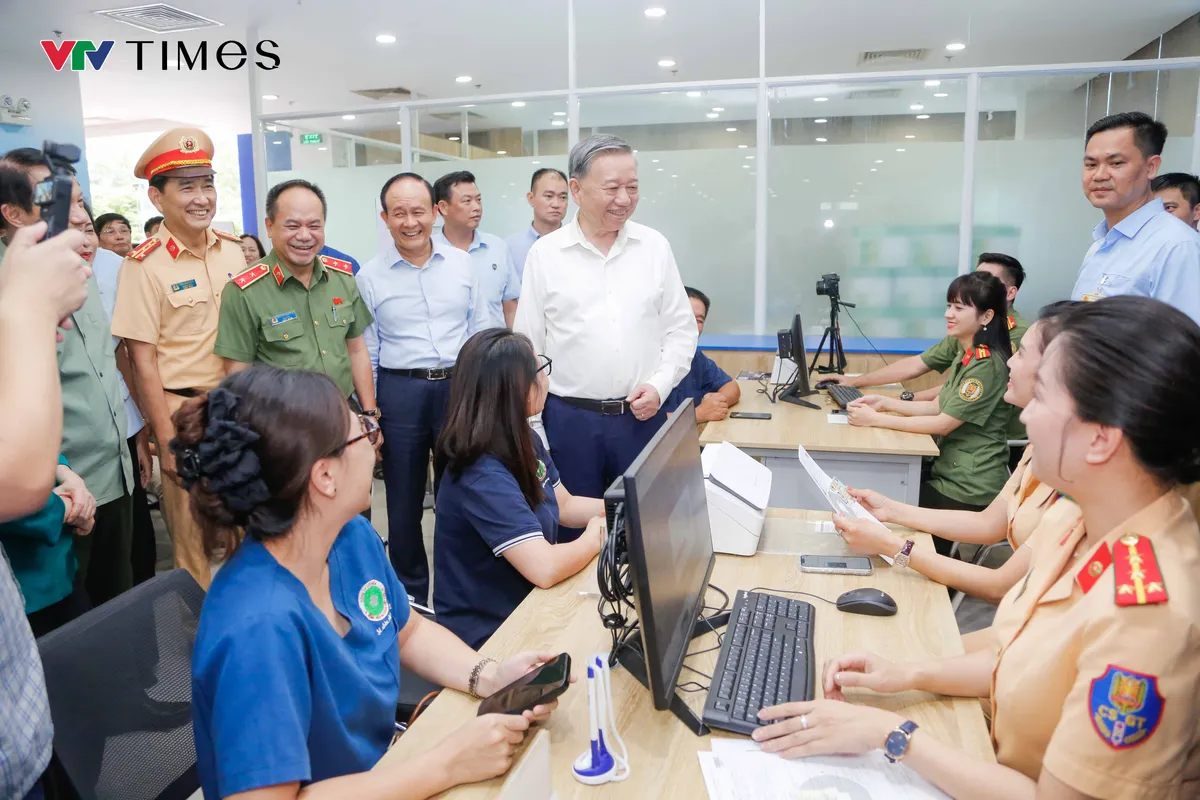 Tổng Bí thư Tô Lâm kiểm tra hoạt động của chính quyền địa phương hai cấp tại Hà Nội - Ảnh 8.