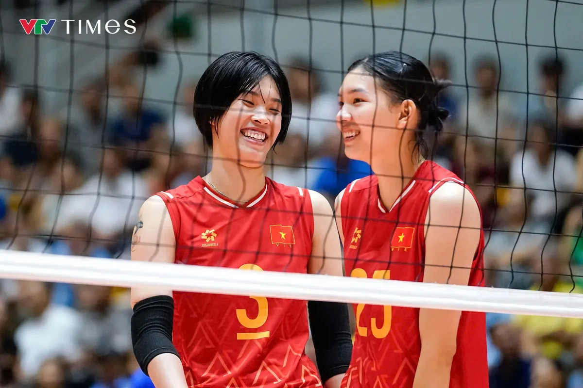 Lê Thanh Thúy và Lê Minh Thuận cầm cờ cho Đoàn Thể thao Việt Nam tại SEA Games 33- Ảnh 1.