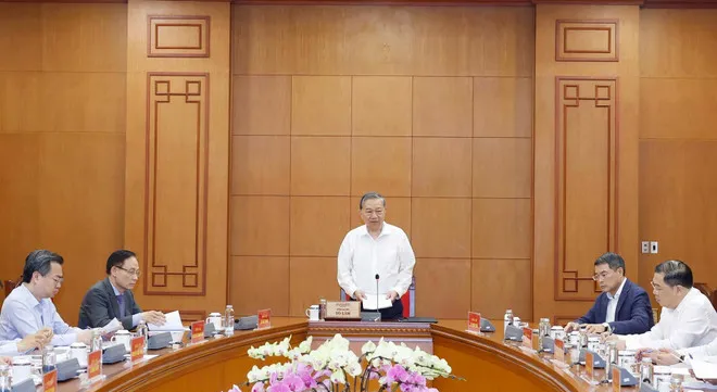 Tổng B&iacute; thư: Cần c&oacute; chiến lược cụ thể nhằm t&aacute;i cơ cấu nền kinh tế, c&acirc;n bằng c&aacute;n c&acirc;n thương mại - Ảnh 1.