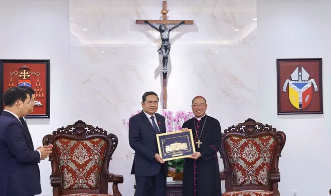 Chủ tịch Quốc hội: Đảng, Nh&agrave; nước đ&aacute;nh gi&aacute; cao đ&oacute;ng g&oacute;p của đồng b&agrave;o C&ocirc;ng gi&aacute;o - Ảnh 2.