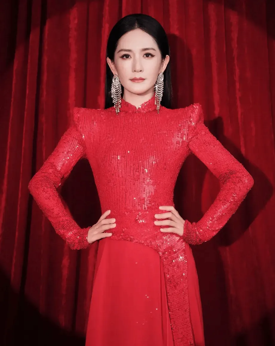 MC 'Đạp gi&oacute;' bản Trung bị chỉ tr&iacute;ch thiếu chuy&ecirc;n nghiệp - Ảnh 2.