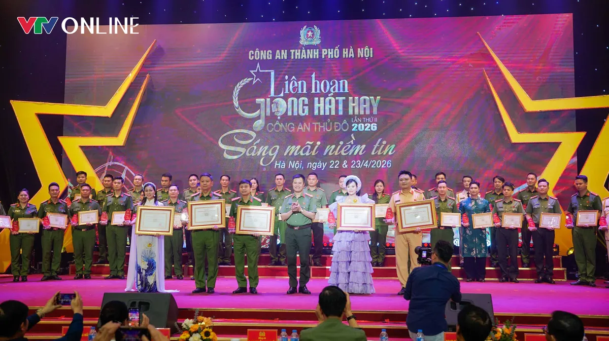 Li&ecirc;n hoan Giọng h&aacute;t hay C&ocirc;ng an Thủ đ&ocirc; 2026: T&ocirc;n vinh những giọng ca chiến sĩ - Ảnh 2.