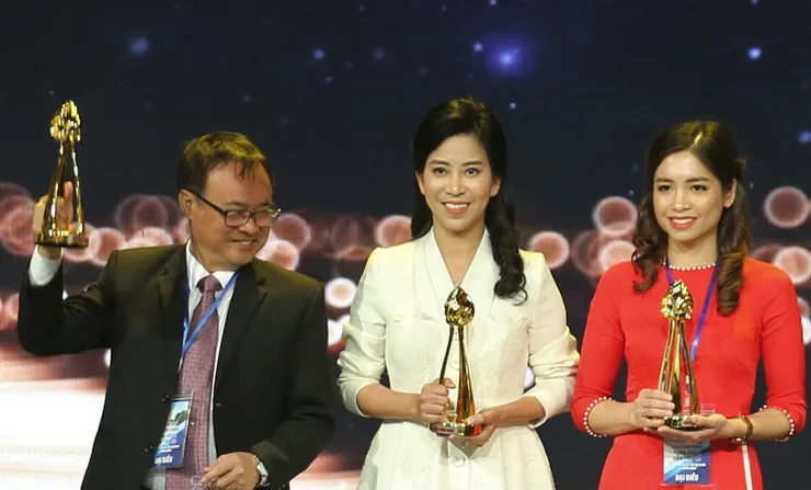 Nhà báo Liên Liên: "Giải thưởng thuộc về toàn bộ ê-kíp sản xuất"