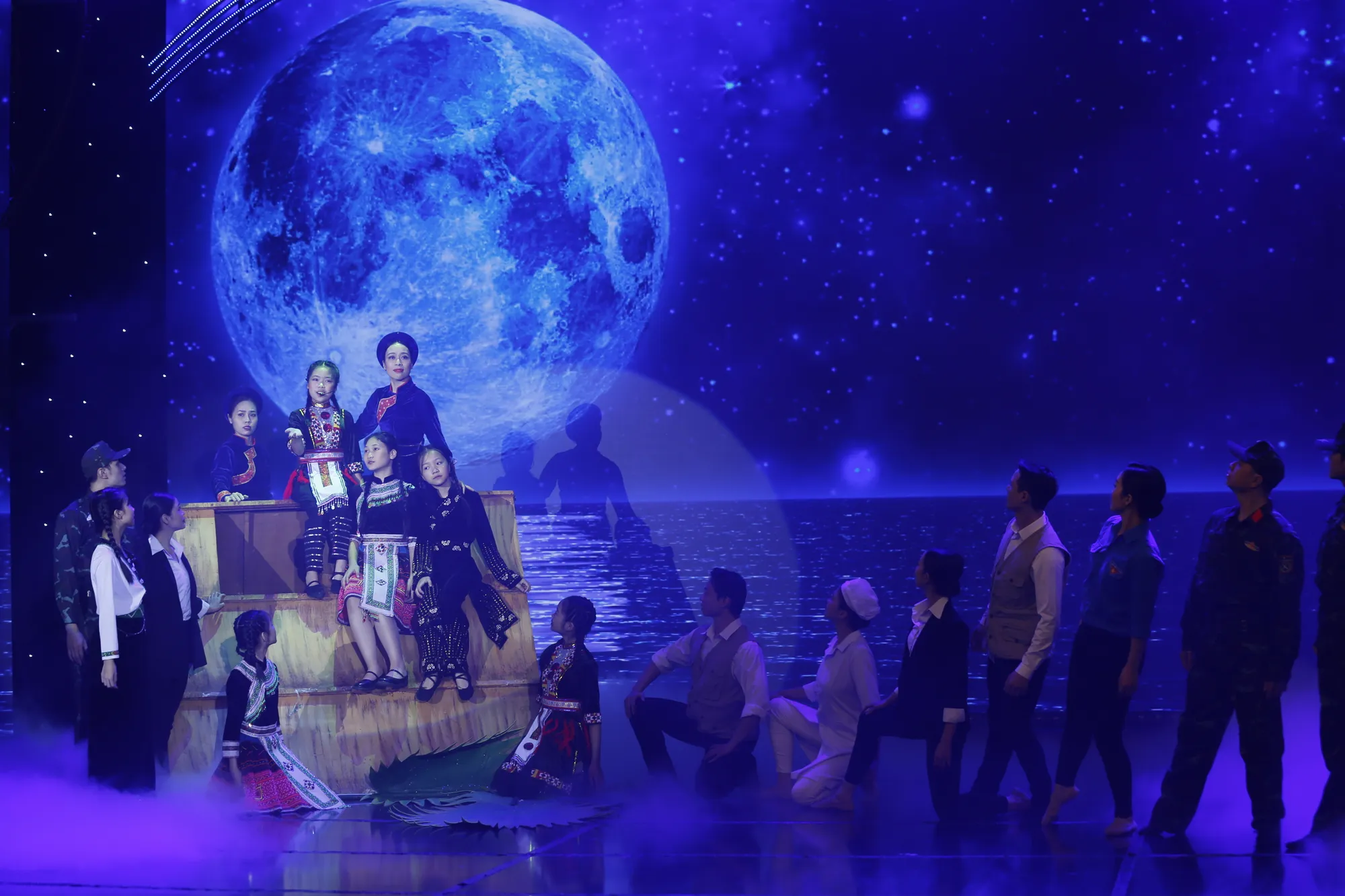 Vinh danh c&aacute;c t&aacute;c phẩm đạt giải ảnh &ldquo;Khoảnh khắc b&aacute;o ch&iacute;&rdquo; lần thứ 6 - Ảnh 1.