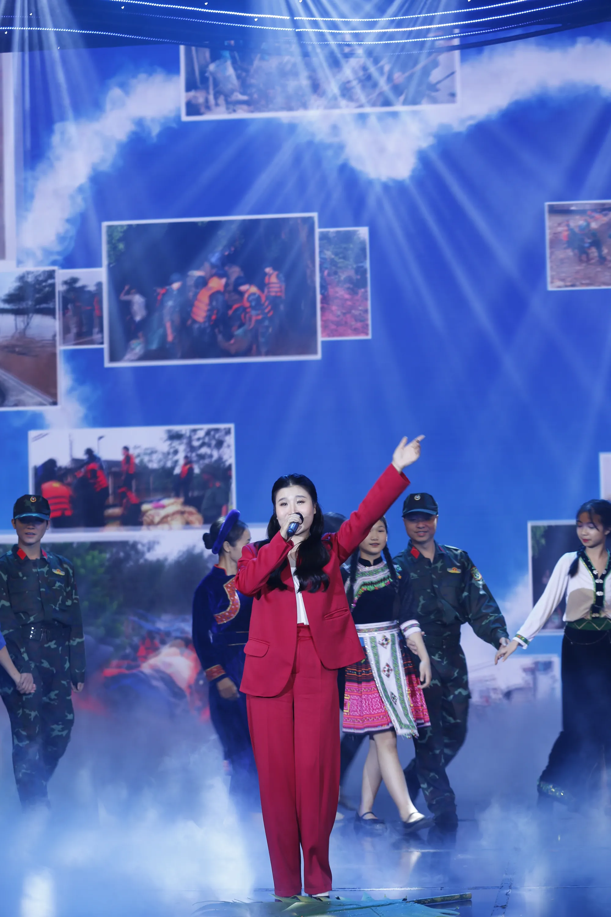 Vinh danh c&aacute;c t&aacute;c phẩm đạt giải ảnh &ldquo;Khoảnh khắc b&aacute;o ch&iacute;&rdquo; lần thứ 6 - Ảnh 2.