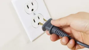 Các thói quen gây tốn điện người tiêu dùng cần tránh