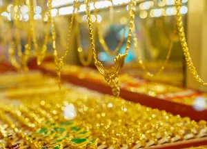 Giá vàng hôm nay: Giảm mạnh, giảm ồ ạt