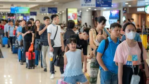 Tăng kỷ lục lượng khách qua sân bay Tân Sơn Nhất dịp Tết: Những lưu ý quan trọng để chuyến bay suôn sẻ