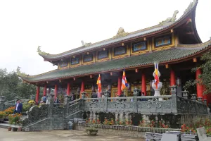 Đầu năm lên núi Thần Đinh xem lễ hội rước “nước thiêng” và đại lễ cầu an