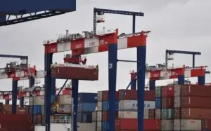 Trung Quốc trong vòng xoáy thuế thép và nhôm của Mỹ