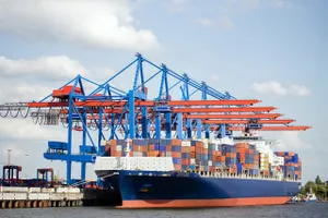 Ngành vận tải biển toàn cầu chao đảo trước áp lực thuế quan từ Mỹ