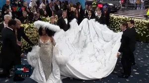 Những khoảnh khắc ấn tượng trên thảm đỏ Met Gala 2025