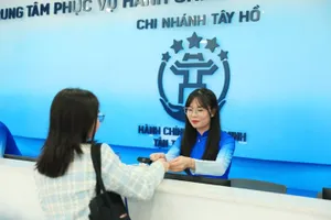 Hà Nội: Không còn cảnh xếp hàng dài làm thủ tục đất đai nhờ ứng dụng iHanoi