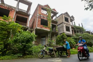Đề xuất đánh thuế bất động sản chậm triển khai và nhà ở bỏ hoang