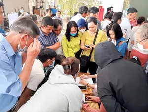 Người dân xếp hàng dài mua nhà ở xã hội tại trung tâm Đà Nẵng