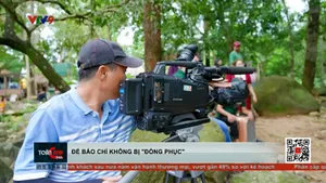 Sắp xếp nhưng không để báo chí bị đồng phục