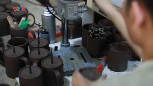 Mua những sản phẩm tái chế từ rác thải
