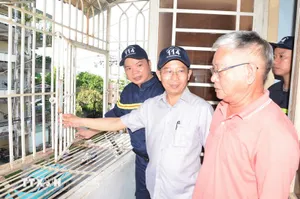 Cư dân chung cư TP Hồ Chí Minh đồng loạt tháo dỡ “chuồng cọp”