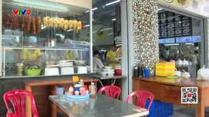 Gánh nặng chiết khấu, nhiều quán ăn rời bỏ ứng dụng giao hàng