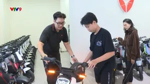 "Vào mùa" kinh doanh xe máy điện dành cho học sinh