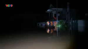 Di dời khẩn cấp hàng ngàn hộ dân vùng ngập lụt