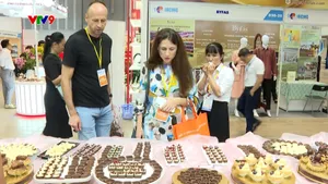 Nhà mua hàng quốc tế tăng cường đến Việt Nam tìm đơn hàng mới