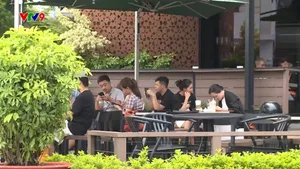 Người tiêu dùng ngày càng tiết kiệm khi đi cà phê