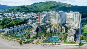 Địa thế “vượng sơn - đắc thủy” của Charm Resort Long Hải