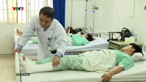 Tập trung cứu chữa nạn nhân sạt lở đèo Khánh Lê