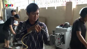 Sữa chữa thiết bị điện miễn phí cho người dân vùng lũ