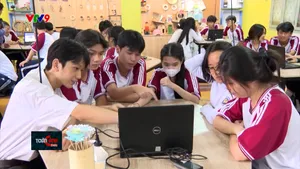 Gỡ gánh nặng từ việc miễn BHYT cho học sinh