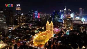 Rực rỡ nhà thờ Đức Bà mùa Giáng Sinh