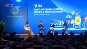 Phát động chiến dịch bảo vệ phụ nữ trên không gian mạng