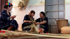 Giữ hồn nghề đan gùi