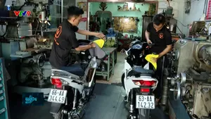 Cận tết, dịch vụ xe máy vào mùa nhộn nhịp