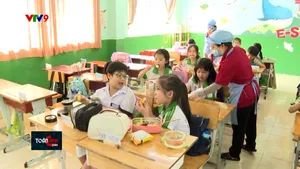 TP. Hồ Chí Minh: Trường học tìm cách ổn định sau khi dừng bữa ăn bán trú